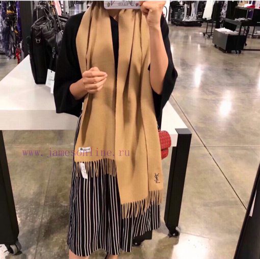 YSL Saint Laurent 100% Cashmere Edition has a hand feel that is so good that it is rare to s665nsps1 - Image 2