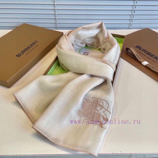 Burberry's classic synchronized ultra-thin cashmere plaid shawl is a must-have item for wardpa0d0rdd - Image 6
