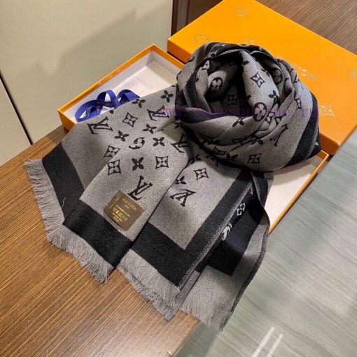 The explosive new LV super super beautiful cashmere scarf is truly stunning, making it irresc3ss7v4q - Image 5