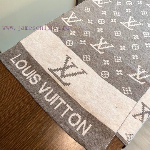 LV, a high-end cashmere knitted scarf that can be formal or casual. This weaving method is d9xee61l7 - Image 9