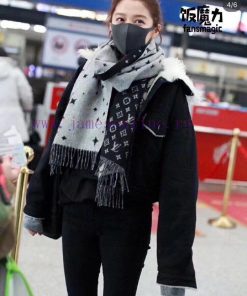 Recommend the latest black and gray dual color design of LV Mantianxing cashmere shawl, whichlgv8dzf