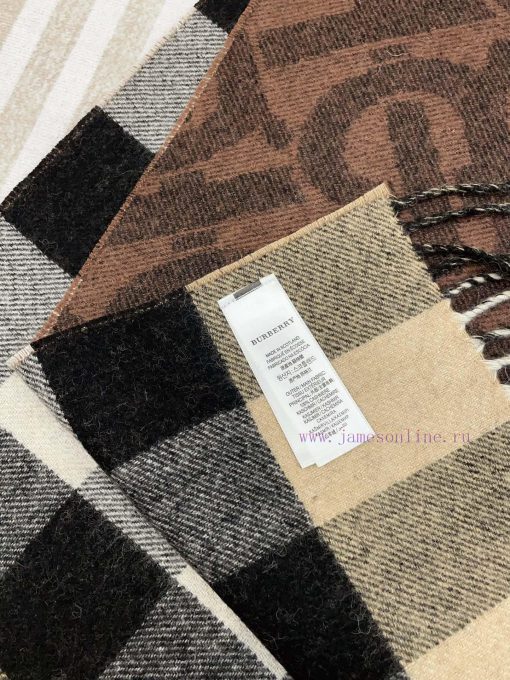 One side of the deep coffee double-sided scarf is the latest Tb print, and the other side is3k09qp5z - Image 10