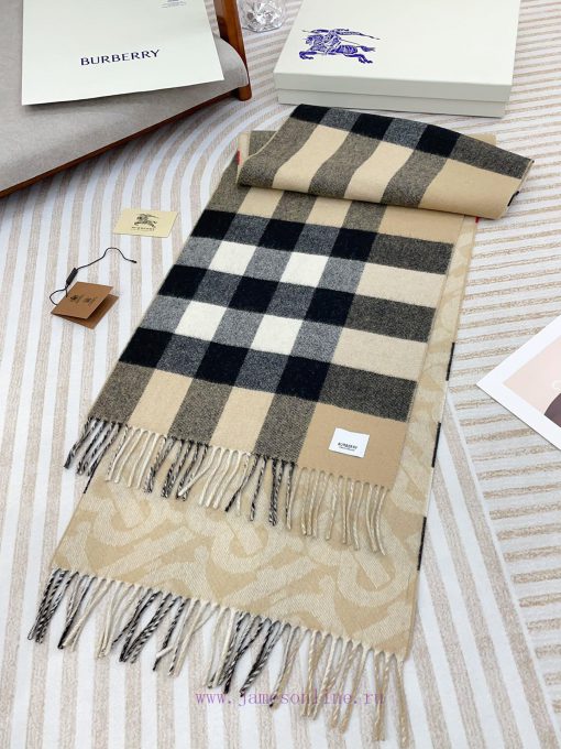 The beige double-sided scarf features the latest Tb print on one side and a classic checkereax03gjed - Image 7