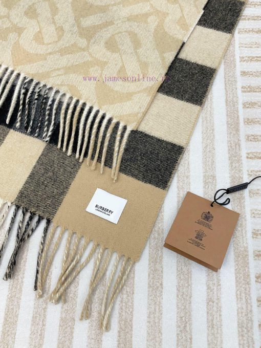 The beige double-sided scarf features the latest Tb print on one side and a classic checkereax03gjed - Image 8