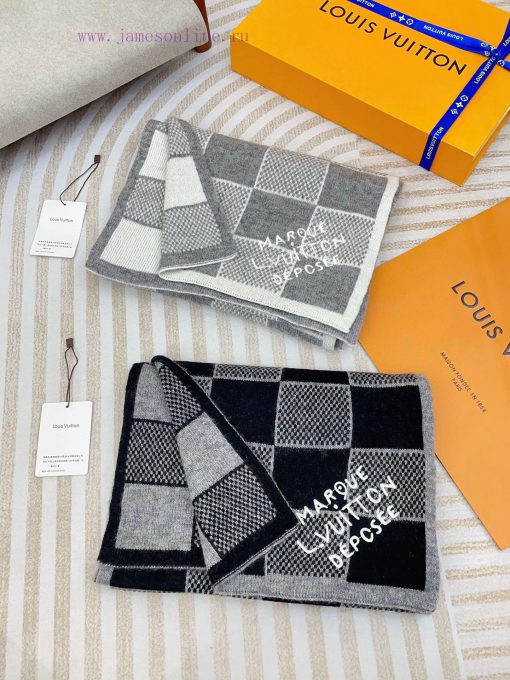 The LV ZG men's cashmere scarf with super unbeatable and soft texture is currently on sale, m6nv4fqc - Image 4