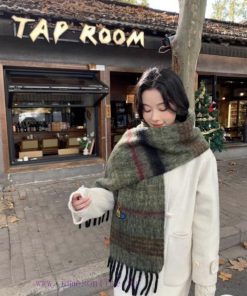 𝐕𝐢𝐯𝐢𝐞𝐧𝐧𝐞 𝐖𝐞𝐬𝐭𝐰𝐨𝐨𝐝 🪐 Classic Saturn mohair scarf by Vivienne Westwood, the British fashion delk68msra
