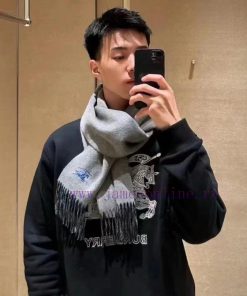 BURBERRY unisex cashmere long scarf looks great, but it's a high-end product with absolutelyv2oeb4ed