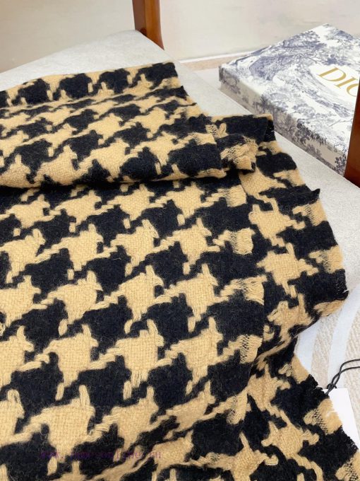 Dior's new super beautiful Qianniao scarf is highly recommended to buy with good texture. Di7v8dy0ma - Image 9