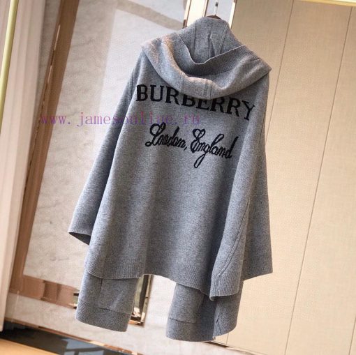 The BURBERRY hooded cape is definitely the most amazing product on the market, made of real mknshgn1 - Image 4