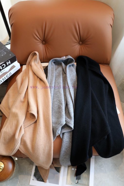 Toteme ‮ Pure color ‬ Comfortable texture ‮ Triangular corner ‮ Scarf circumference ‬ Shawl‮6lv2v80i - Image 4