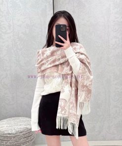 This Sauvage printed scarf reinterprets Dior's classic pattern with a carefully crafted blenevs069lh