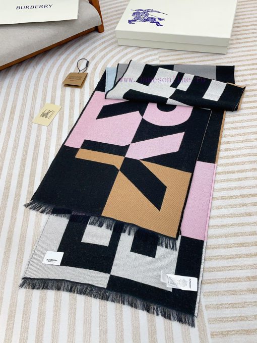 From the moment this Burberry shawl was released, it was almost impossible to wait for it fou2mf85lb - Image 5