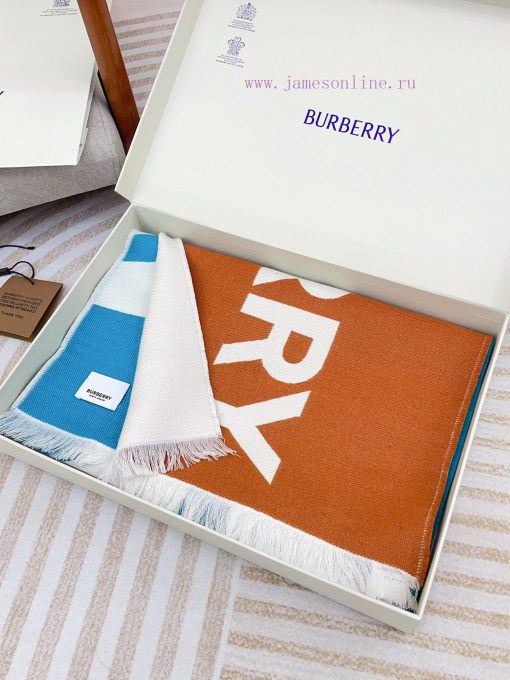 From the moment this Burberry shawl was released, it was almost impossible to wait for it foh39xo306 - Image 4