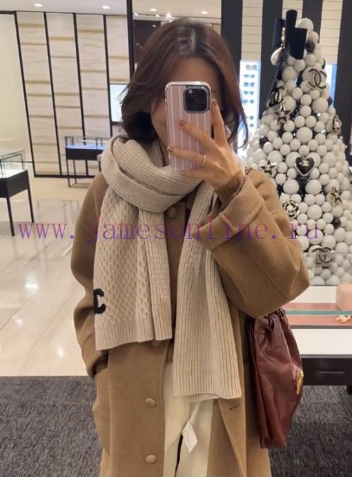 CHANEL cashmere long scarves are top-notch original products that are unparalleled in beautyna28k61i - Image 2