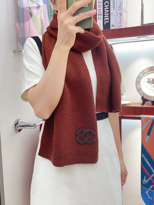 CHANEL cashmere long scarves are top-notch original products that are unparalleled in beauty73f7y1cp - Image 2