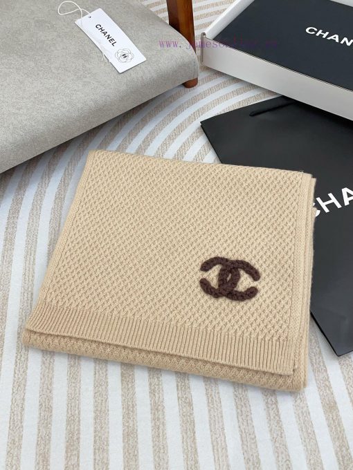 CHANEL cashmere long scarves are top-notch original products that are unparalleled in beautyna28k61i - Image 5