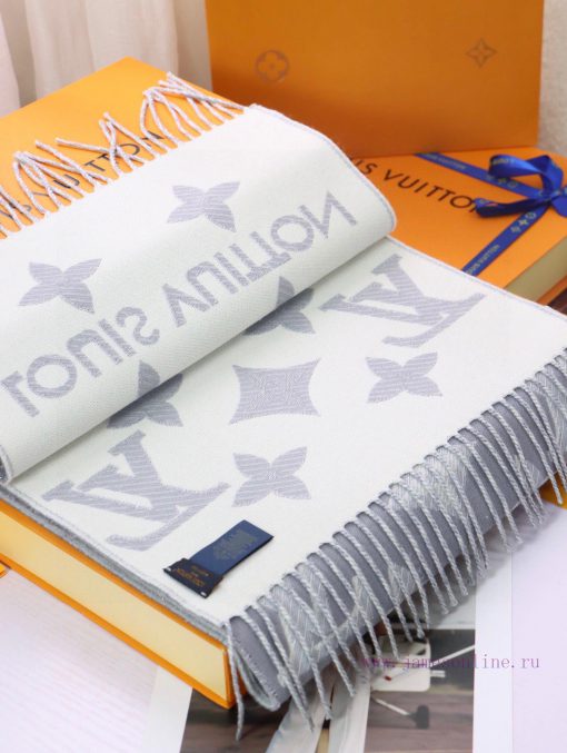 Phantom style latest LV official website synchronized metal wire double row logo wool scarf 5ufm3rr3 - Image 5