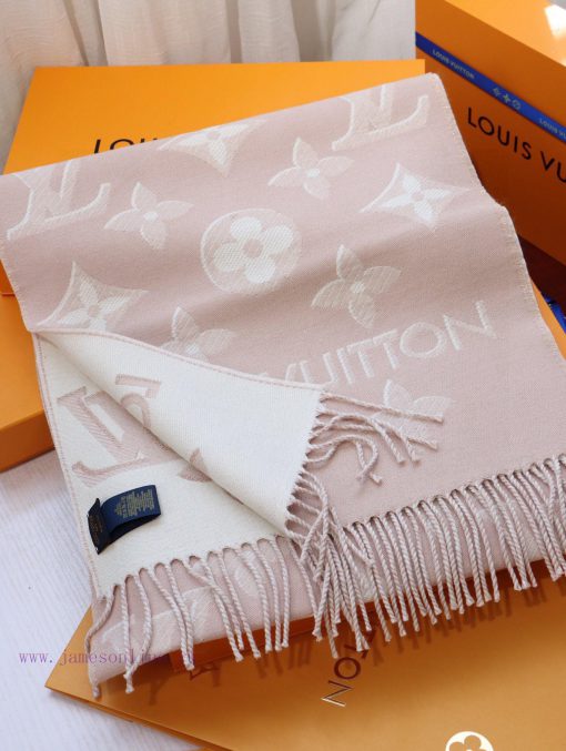 Phantom style latest LV official website synchronized metal wire double row logo wool scarf g7iq1d42 - Image 6