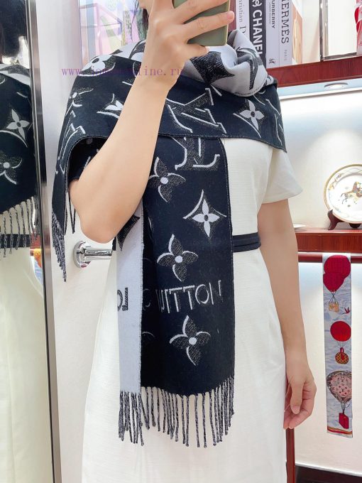 Phantom style latest LV official website synchronized metal wire double row logo wool scarf s3g248w0