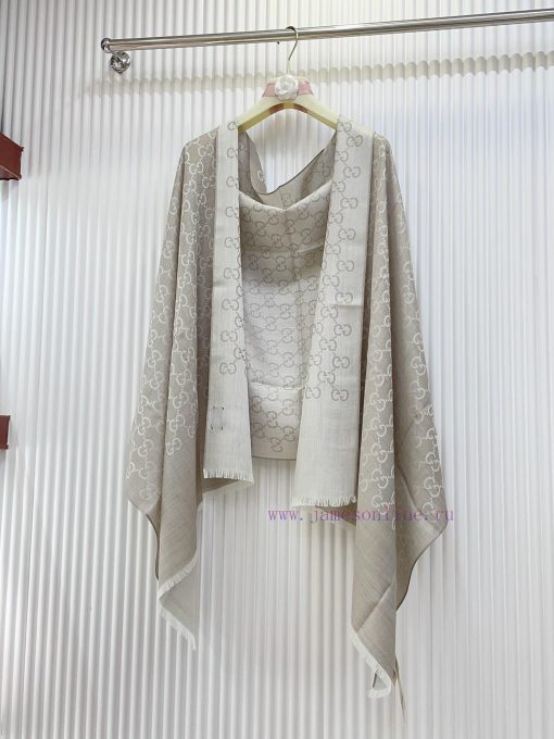 GUCCI long scarf is a simple and elegant dual color jacquard silk cashmere long scarf. It is0rbf38ha - Image 7