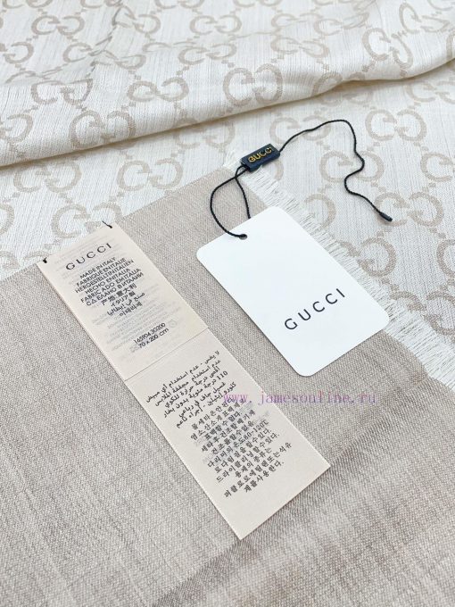 GUCCI long scarf is a simple and elegant dual color jacquard silk cashmere long scarf. It is0rbf38ha - Image 10