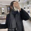 GUCCI long scarf is a simple and elegant dual color jacquard silk cashmere long scarf. It isz7pubdbr