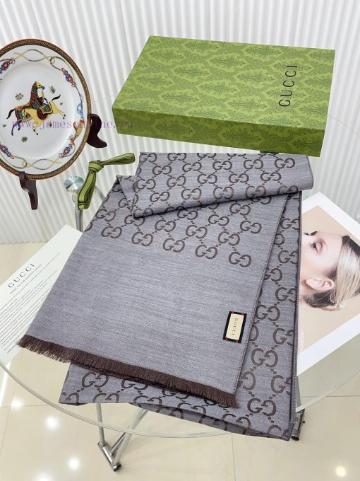 GUCCI long scarf is a simple and elegant dual color jacquard silk cashmere long scarf. It is60s8rh5a - Image 5
