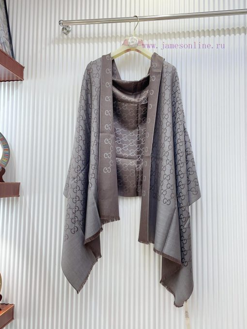 GUCCI long scarf is a simple and elegant dual color jacquard silk cashmere long scarf. It is60s8rh5a - Image 6