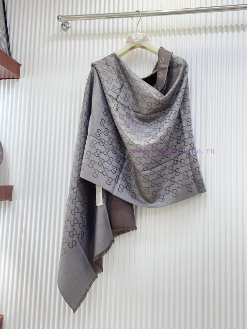 GUCCI long scarf is a simple and elegant dual color jacquard silk cashmere long scarf. It is60s8rh5a - Image 7