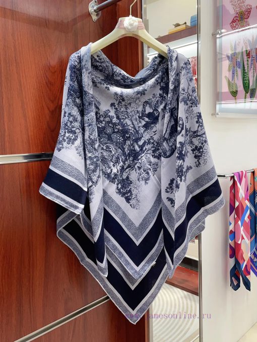 Dior's latest flagship product, the D animal model, is a 140 square scarf that is very easy swst44mx - Image 6