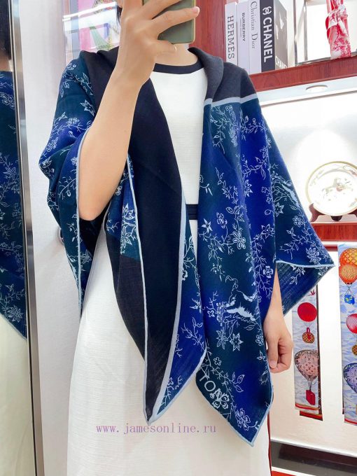 LV elegant and noble baby like soft touch floral deep V velvet print cleverly uses the patte9kqjvxcx - Image 2