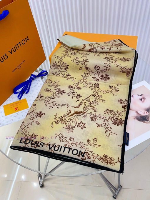 LV elegant and noble baby like soft touch floral deep V velvet print cleverly uses the patte8th0gqhy - Image 6