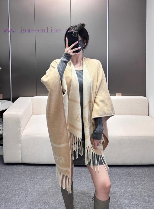 𝐌𝐚𝐱𝐦𝐚𝐫𝐚 Double sided cloakBull goods, with an undisputed temperamentThe most in fashion capeut0s4hm9 - Image 2