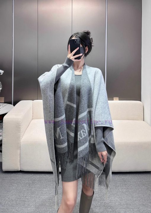 𝐌𝐚𝐱𝐦𝐚𝐫𝐚 Double sided cloakBull goods, with an undisputed temperamentThe most in fashion capen6sza0vd - Image 2