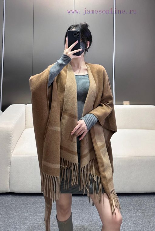 𝐌𝐚𝐱𝐦𝐚𝐫𝐚 Double sided cloakBull goods, with an undisputed temperamentThe most in fashion capet5ed4jbk