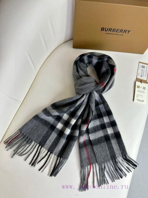 The 2023 Burberry Welfare Edition has arrived with embroidered warhorses made of top-quality5nj2z7bl - Image 7