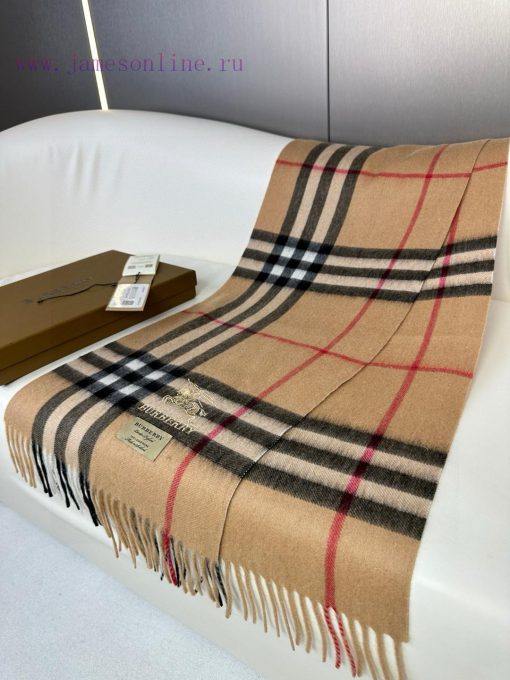 The 2023 Burberry Welfare Edition has arrived with embroidered warhorses made of top-quality32a22dgt - Image 5