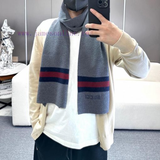 GUCCI's popular new high-end men's scarf features classic stripes and a simple logo, reflects32piuxt - Image 3