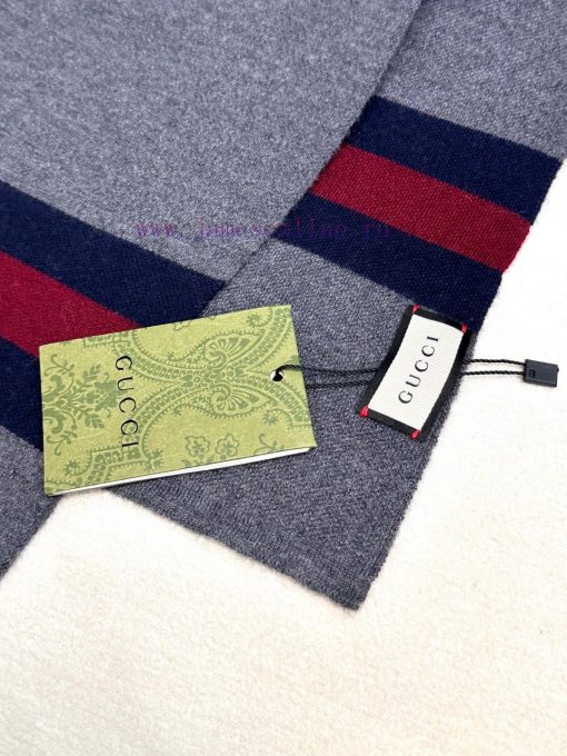 GUCCI's popular new high-end men's scarf features classic stripes and a simple logo, reflects32piuxt - Image 9