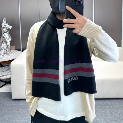 GUCCI's popular new high-end men's scarf features classic stripes and a simple logo, reflectvpbe0mkl - Image 3