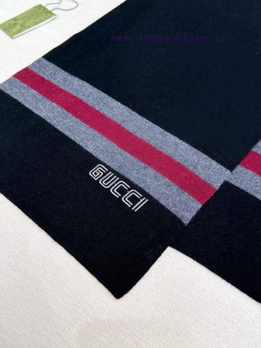 GUCCI's popular new high-end men's scarf features classic stripes and a simple logo, reflectvpbe0mkl - Image 8