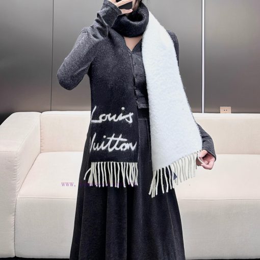 The Fluffygram scarf, one of the most beautiful scarves in the 24 years of the Donkey familyeyer9cjp - Image 3