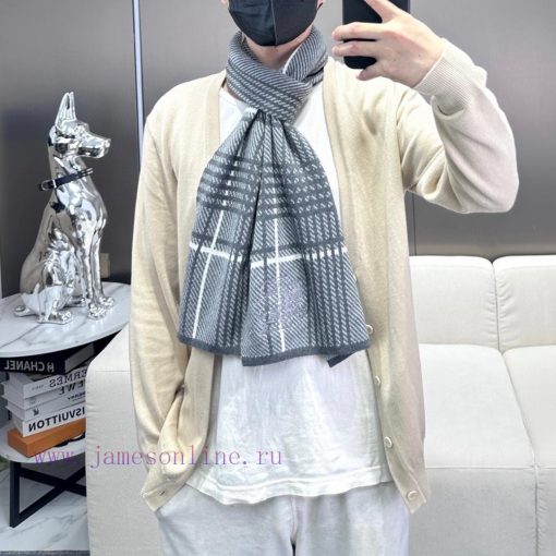 Burberry's popular new high-end men's scarf TB cashmere plaid cowhide is luxurious in size, 16bb0j3v