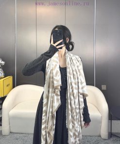 In 2024, Fendi's classic work is actually a double-sided jacquard scarf that never deviates c0284tcf