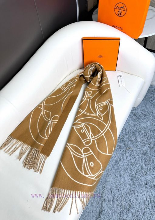 The new Herm è s scarf features delicate contrasting jacquard weaving, presenting the Entreltyk7jr61 - Image 7