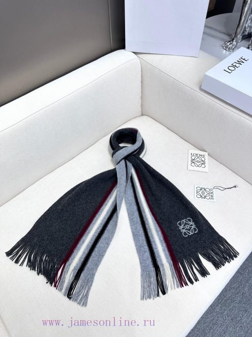 The 2024 unisex collection features 100% pure cashmere LOEWE and a high-end cashmere knittedihaxm63d - Image 6