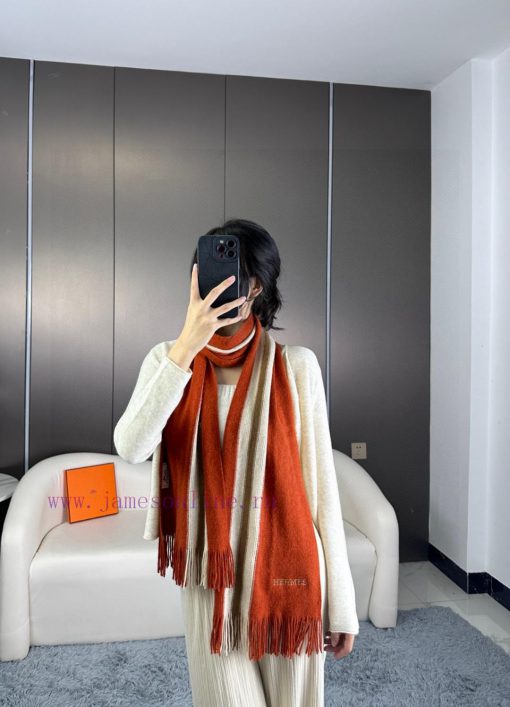 The 2023 unisex collection features 100% pure cashmere Hermes, a high-end cashmere knitted s8ruckvtl - Image 3
