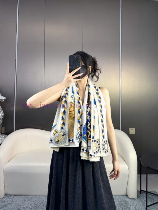 In 2024, Hermes double-sided top velvet scarves in the same color will be synchronized with up1yi2je