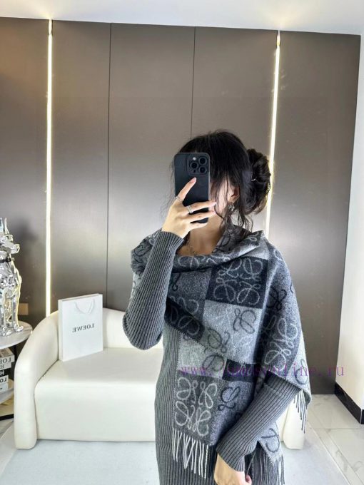 New two-color checkerboard patternFabric: Wool, CashmereSize 40 * 180, excluding whiskersCol8nshgt4b