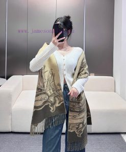 Affordable versionHigh quality 𝐁𝐮𝐫𝐛𝐞𝐫𝐫𝐲 Tower Bridge patterned cashmere scarfSize210 x 47cm p0372qas